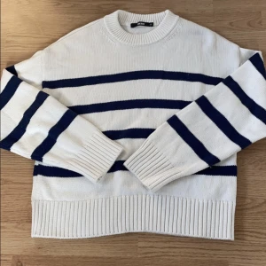 Bik bok sjocktröja - En svin snygg tröja ifrån Bik bok i storlek Xs men skulle säga att den även passar S. Säljer för ett bra pris!☺️