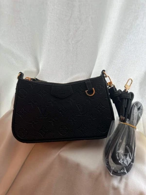 Väska - Pochette väska, helt ny, aldrig använd! I jätte bra kvalite 