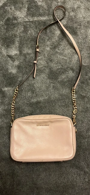 Micheal kors väska - Helt ok skick 
