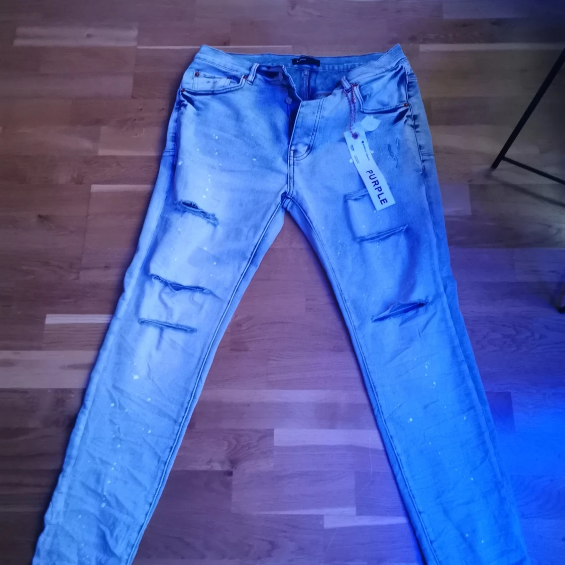 Ett par denim från Purple Brand