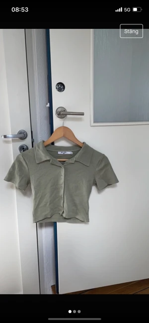 Grop top - Har aldrig blivit använd. Är i mycket bra skick. Är större i storleken. Den är som xs 