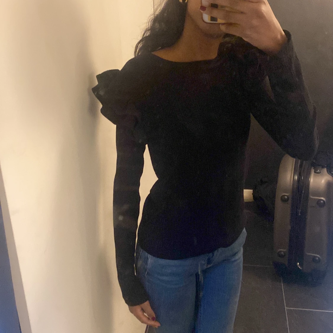 Svart volangtröja 💕