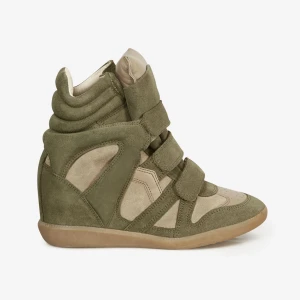 Isabel Marant Bekett Suede Sneakers - Khaki Bekett Suede Sneakers. Strl 38. Använda ca 5 ggr, som nya, inga skador! 