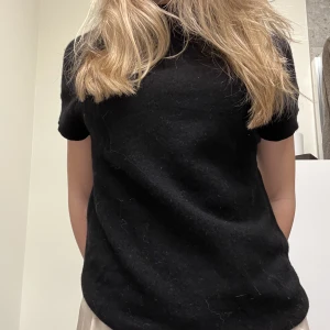 Stickad pullover  - Super fin stickad pullover från Wera i storlek S. Aldrig använd!köp för 200kr🫶🏼