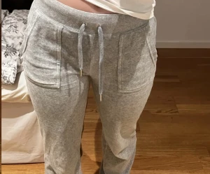 Juicy byxor  - Använt 2-4 gånger jätte sköna❤️