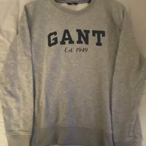 Gant sweatshirt, Storlek, 158-164cm Använd ngr gånger den är som ny 