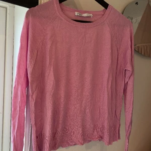 Tröja  - Rosa tunn tröja från Zara stl S