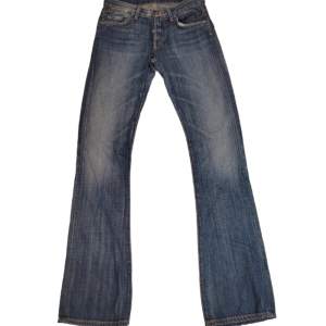Lågmidjade jeans i storlek XS