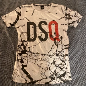 Dsquared2 T-shirt  - Dsquared2 T-shirt storlek S