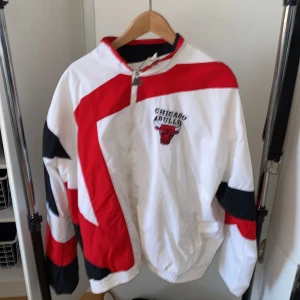 Vintage Chicago Bulls Warmup Jacket - Köpt på second hand 2019, (XL, oversized Fit) Vintage Chicago Bulls