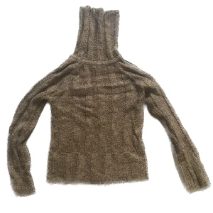 brun stickad tröja  - Brun stickad tröja köpt från Vinted. Super fin🤎Strl L. 