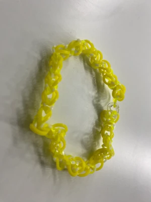Gul halsband - Säljer min handgjorda halsband 