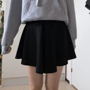 Skorts  - Skorts (shorts som ser ut som kjol) Storlek s. Oanvänd