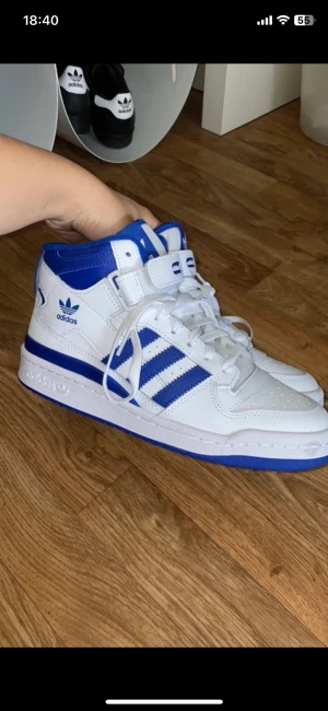 Adidas sneackers  - Helt nya adidas sneackers kommer med sin box i storlek 38 jättefina ❤️