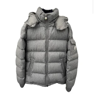 Moncler vinter jacka grå - Allt OG finns