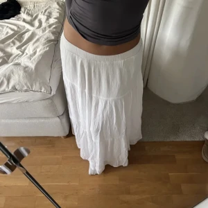 Långkjol - Jätte fin långkjol, bra skick. Hör av er vid intresse💕