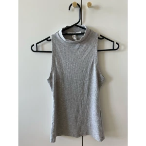 Nelly - Grå topp, linne, XS - Grått linne från Nelly i storlek XS 🩶