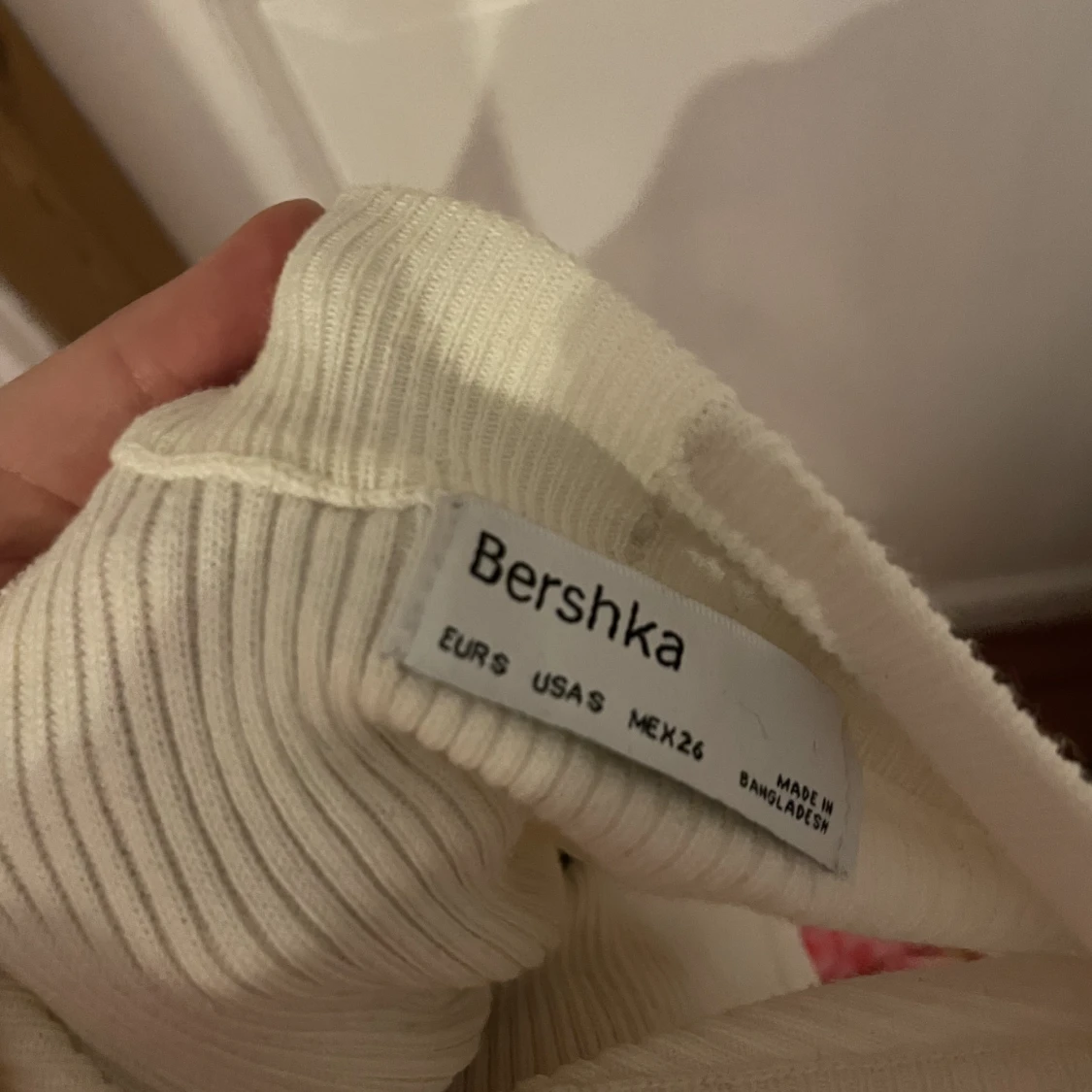 Axelled topp från bershka - 91