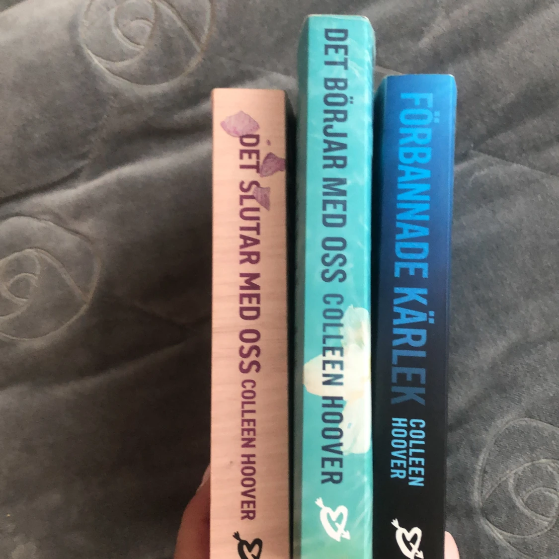 Säljer Colleen hoover böcker på svenska!! - 90
