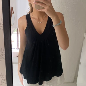 Twist&tango linne - Ett svart v-ringat linne från Twist&Tango. 🙌☺️