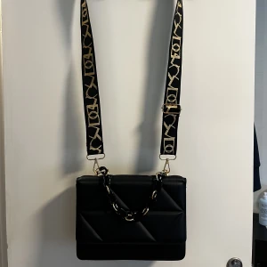 Väska - Snygg oanvänd väska! 