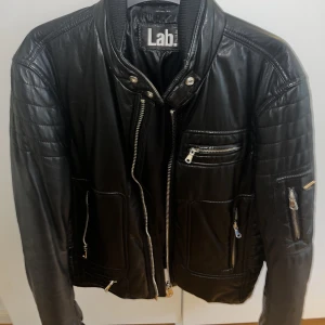 Äkta skinnjacka LAB  - Äkta skinnjacka Skick 9/10 