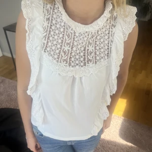 topp - söt topp från mango💗 nästan aldrig använd så väldigt bra skick