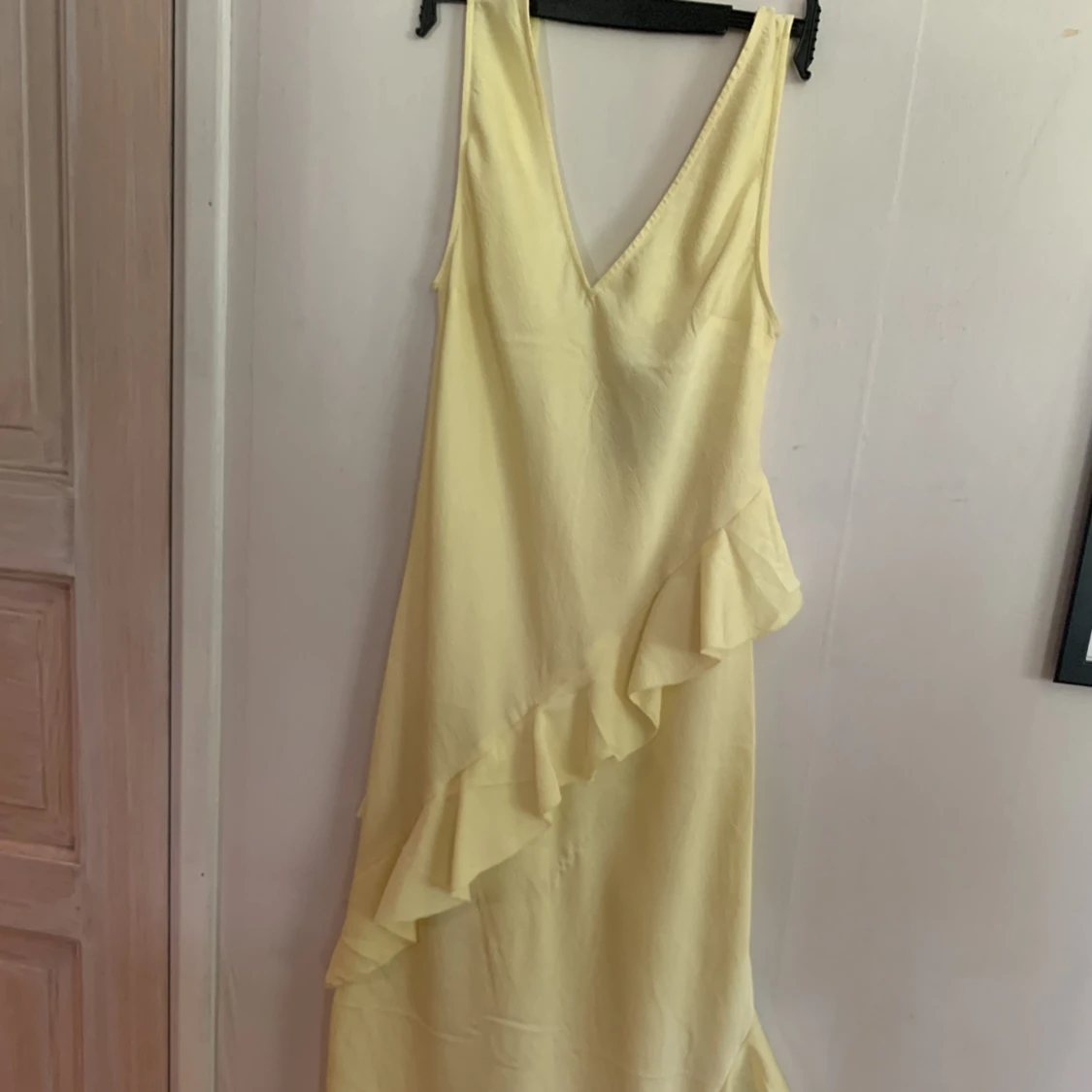 Gul volang-klänning - 91