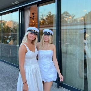 Vit ”studentklänning” - Använd 1 gång