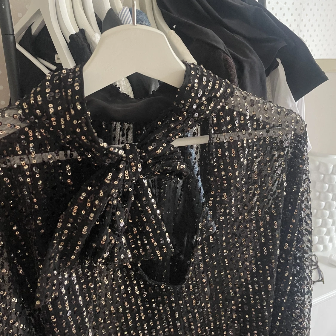 Blus med paljetter från zara  - 90