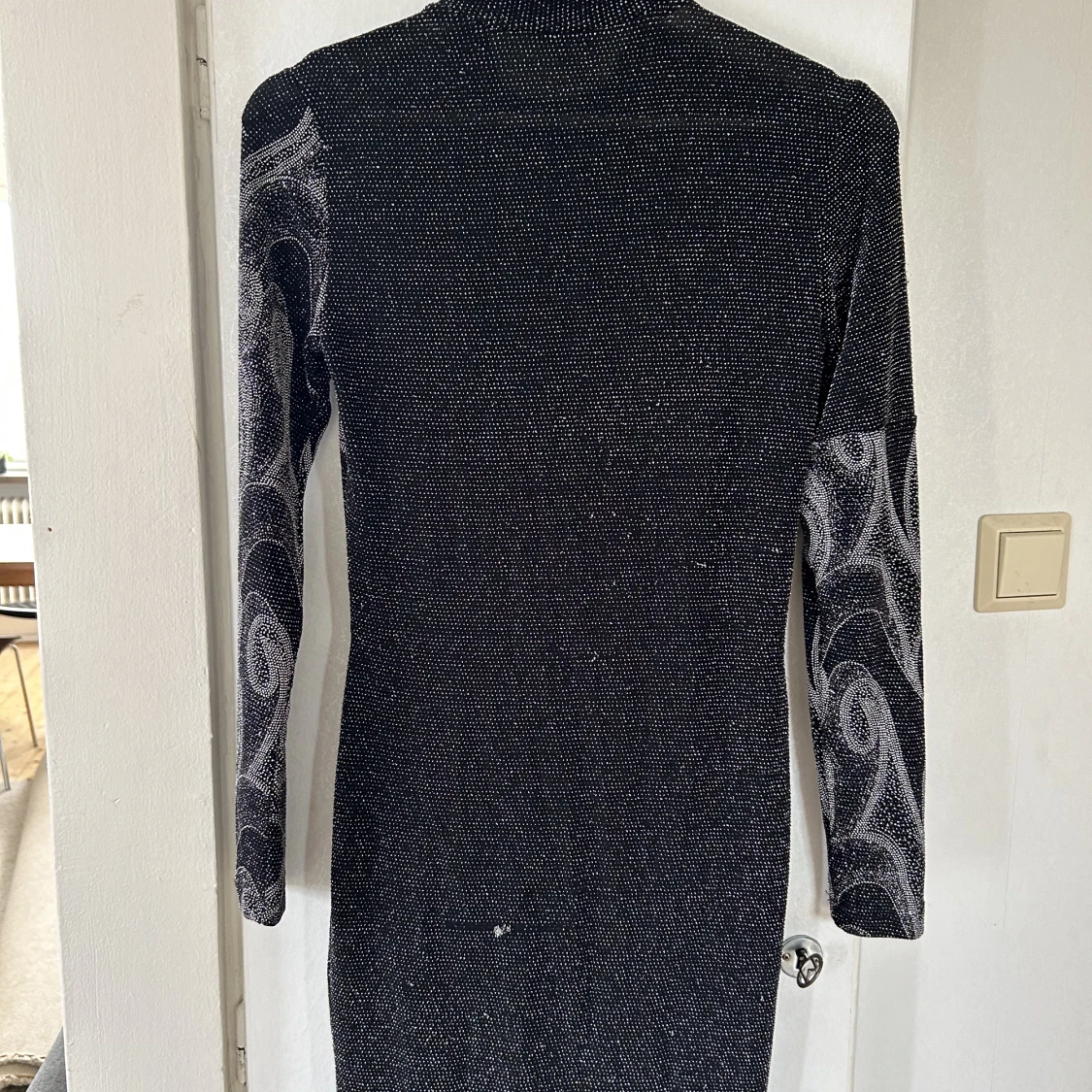 Glittrig klänning - 90