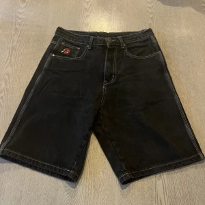 Butter goods shorts - Storlek: 28 Nypris: 899 Knappast använda 