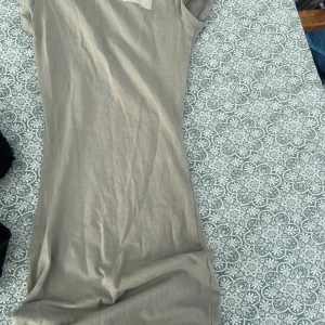 Lång klänning  - Skriv för frågor använd en gång