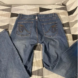 Olé jeans - Säljer dessa skitsnygga byxorna från Olé jeans, det är mid waist baggy, Läs Bio innan köp!
