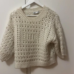 Zara tröja - Intressekoll!! Super snygg trendig tröja från zara💓