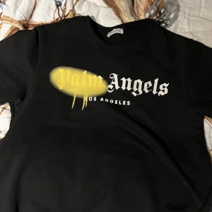 Palm angels tröja  - Säljer nu min palm angels tröja 