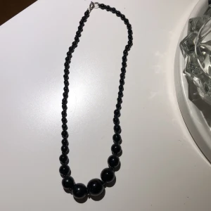 Pärlhalsband  - Pris 59 kr + frakt
