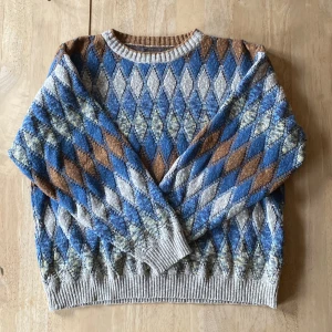 Stickad tröja - Fin stickad tröja från okänt märke, passar XS-L