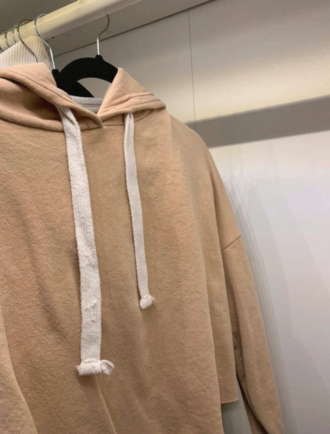 Beige cropped hoodie  - 90