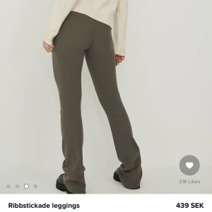 Ribbstickade leggings - Slutsålda ribbstickade leggings från NA-KD i storlek xs som knappt är använda❣️