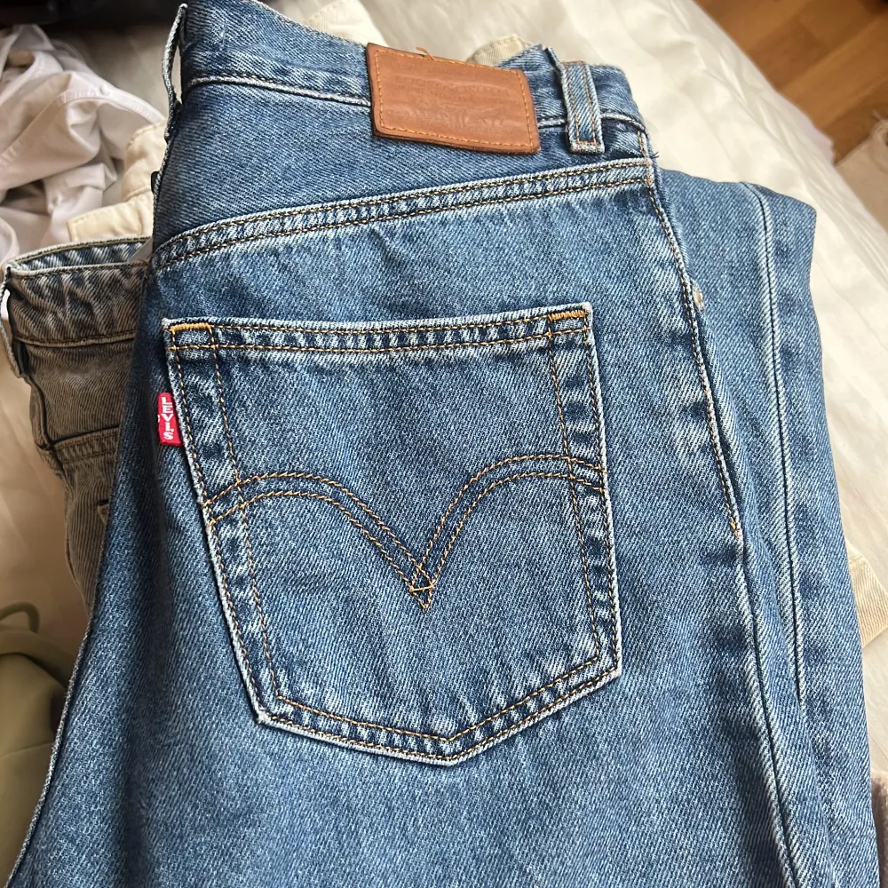 High loose levis jeans storlek W26 L33🥰 I väldigt bra skick. Jeans & Byxor.