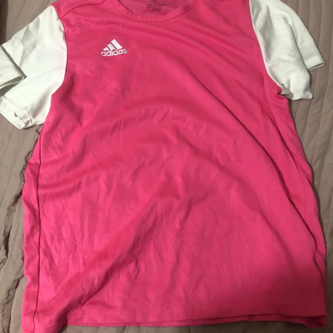 Adidas t-shrit 