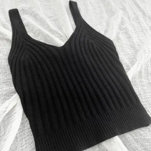 Top - En söt fin svart top