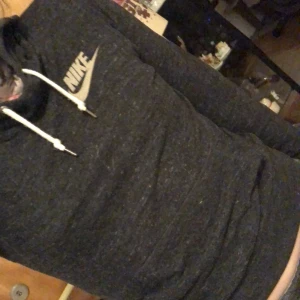 Vintage Wash Nike hoodie - Använd men bra skick Mjuk så skön tunnare tröja