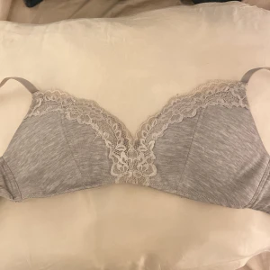 Spets bh - Super bekväm spets bh, ingen push alls och sitter väldigt skönt. Använd några gånger🤍