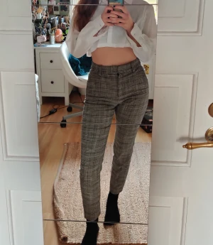 Plaid pants - Så snygga och bekväma plaid kostymbyxor från H&M som blivit lite för tajta på mig!