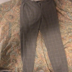 HM byxor  - Size: 33 och är i gott skick 