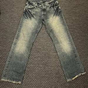 Baggy Vintage Denim Jeans - Använda fåtal gånger, inga synliga skador eller smutsfläckar.  W-33 L-32