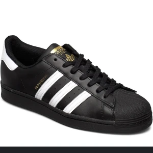 Adidas superstar - Ett par adidas superstar i relativt bra skick