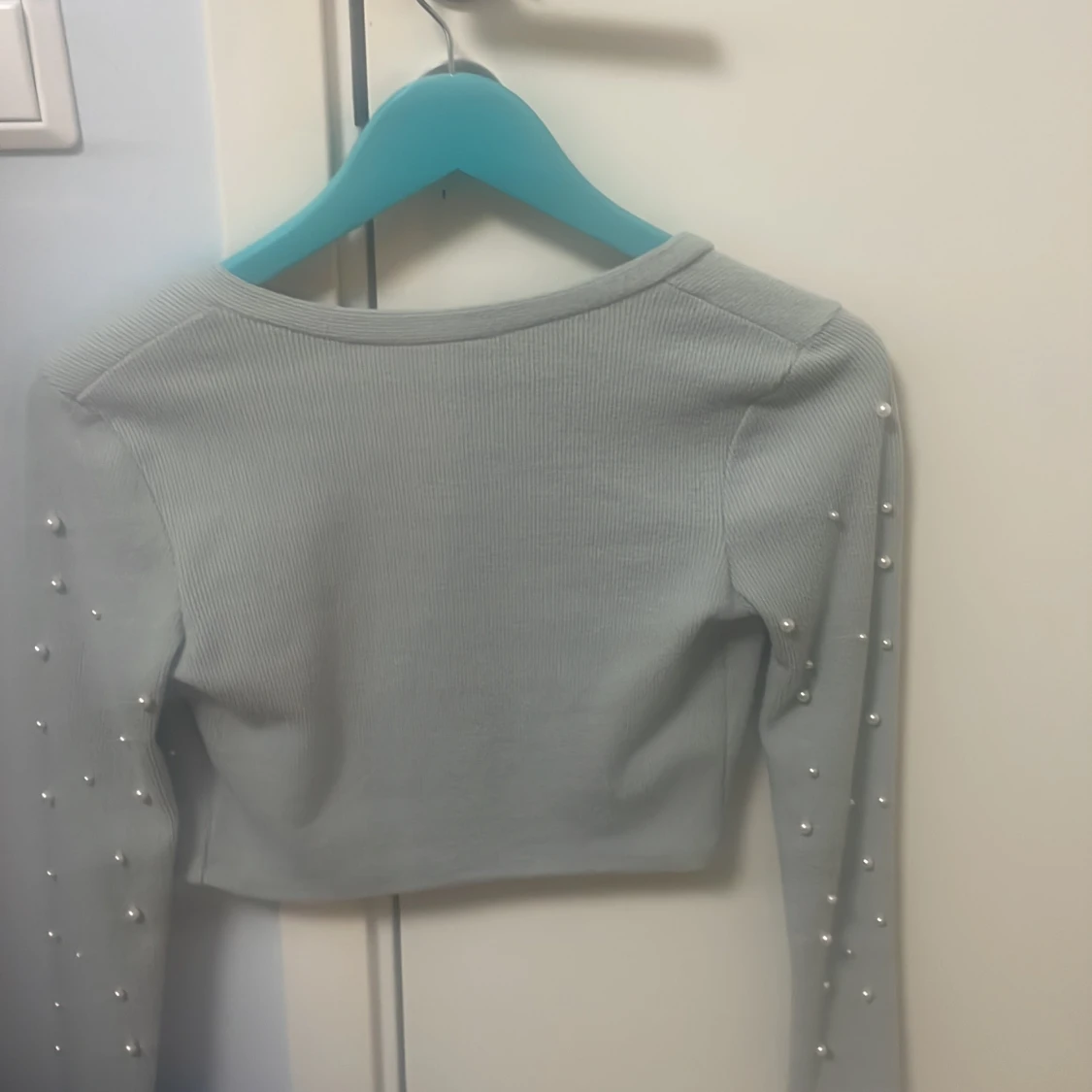 Ljus grön kofta med pärlor  - 91